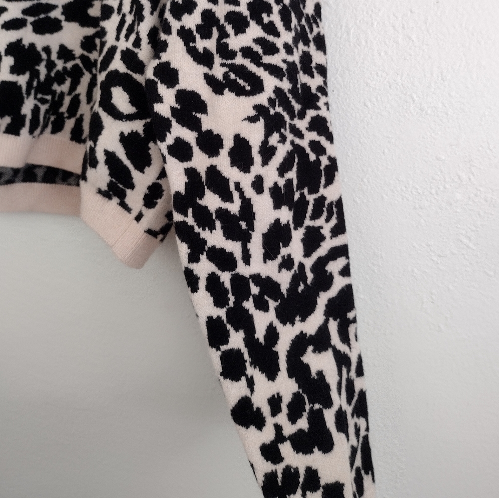 Guess Tamelia Black Cream Animal Print Cropped Sweater Size Large - Picture 10 of 15